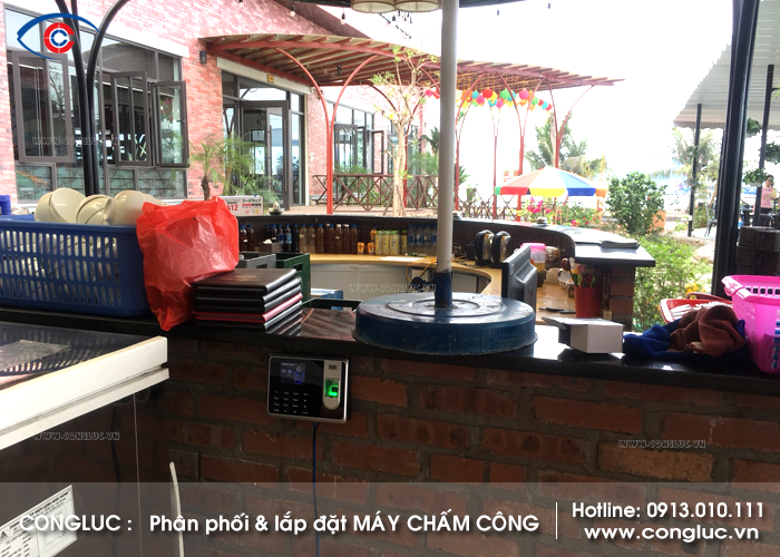 Lắp máy chấm công vân tay cho nhà hàng Biển Xanh tại Cẩm Phả Quảng Ninh